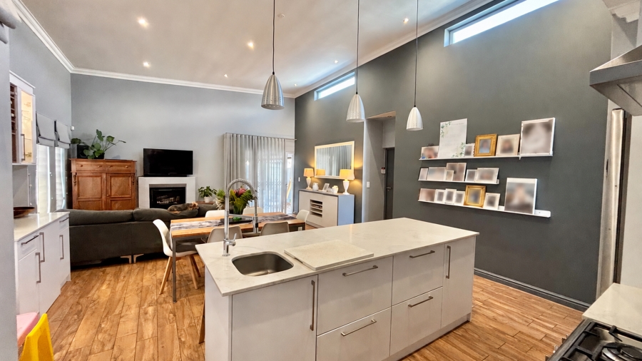 3 Bedroom Property for Sale in Sandown Western Cape
